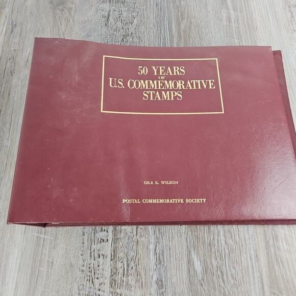 Vintage Postal Commemorative Society 50 Years of US Stamps 3-Ring 1939 - 1945 - Picture 1 of 7